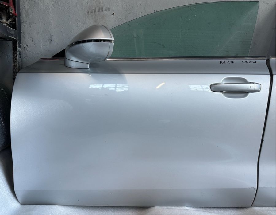 Дверка AUDI A7 S7 RS7 c7 4g 10-18р LX7W Оригінал Алюміній