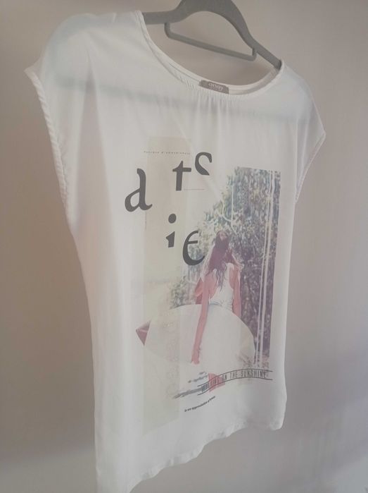 Biała bluzeczka M.(czytać wymiary)