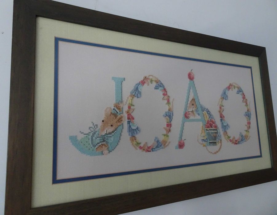 Quadro Ponto de Cruz nome JOÃO (Bordado à Mão Medidas: 0,75 x 0,45 m)
