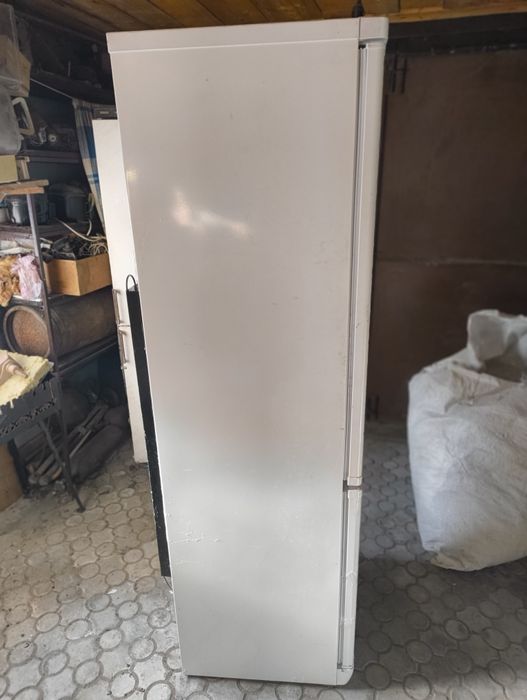 Холодильник Indesit