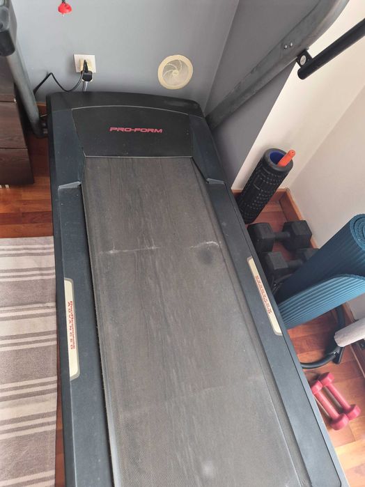 Treadmill in excellent condition64172228059523121