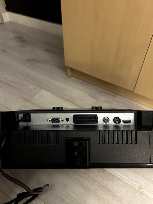 32-calowy telewizor LED Red Opticum