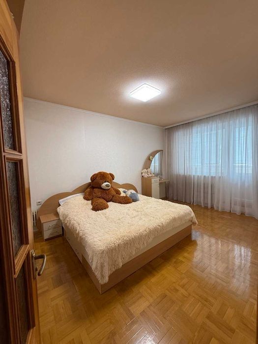 65000 Сертификат м.Студенческая 521 м-р Продам 4 комнатную квартиру AS