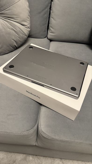 Macbook Pro 14 dysk 1tb, m1 pro