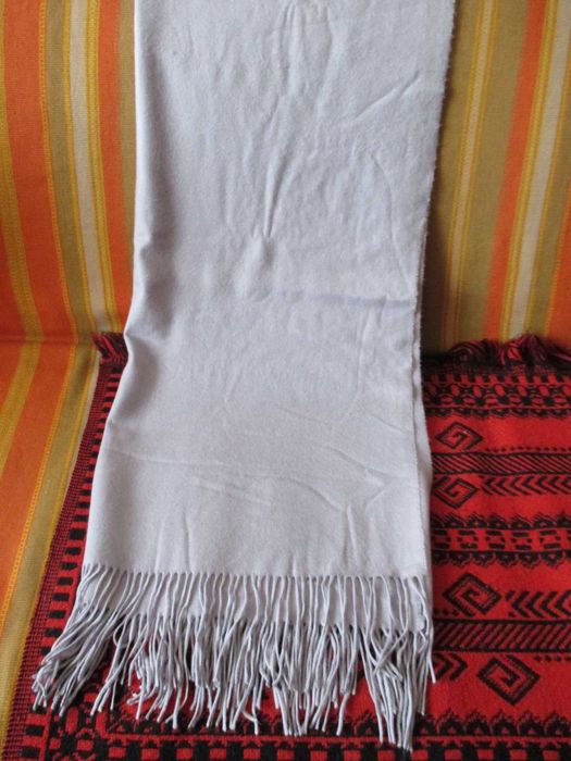 Elegancki szal w jasno liliowym kolorze