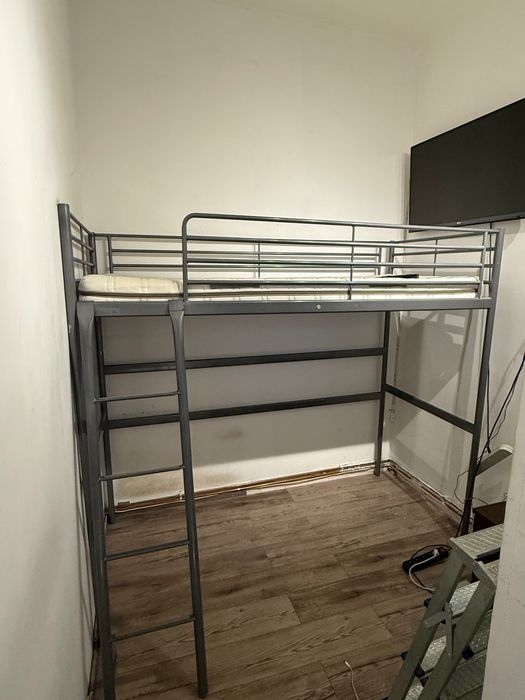 Łóżko Svarta Ikea piętrowe na antresoli