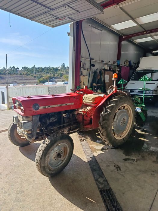 Trator Massey Ferguson 135