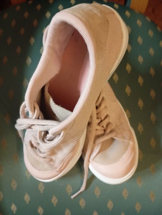 Buty Nike W All Court 2 Premium skórzane 37.5