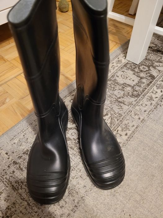 Kalosze z metalowym noskiem