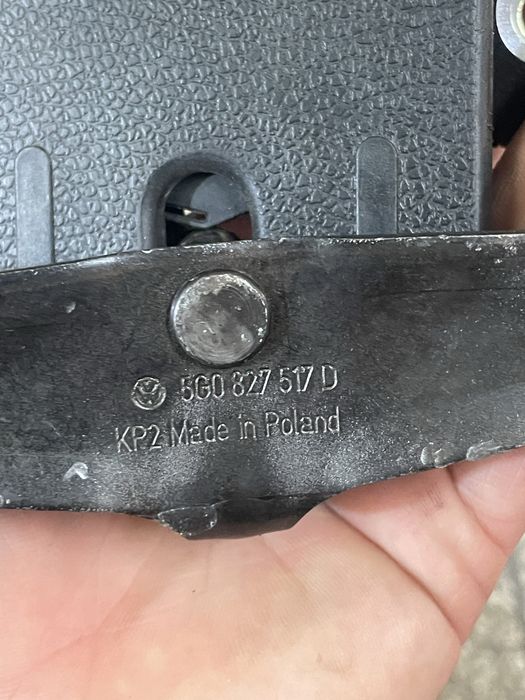 Продам замок кришки багажнику разом з петею VW golf 7 5g6827505c