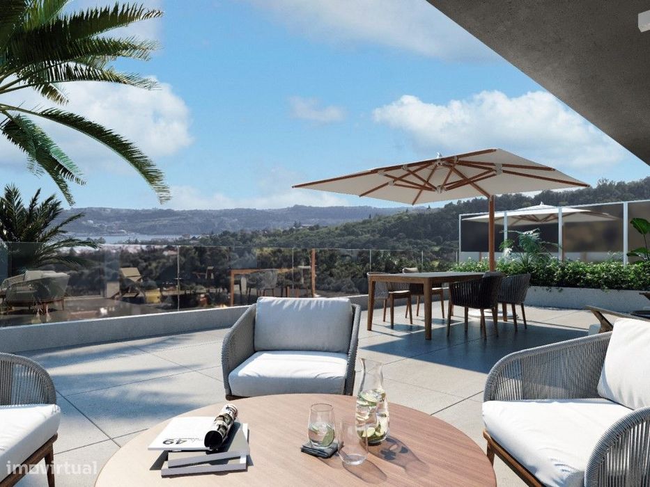 Apartamento T2 novo, com grande terraço e estacionamento, em Campolide