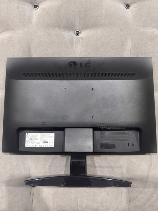 Monitor 19" LG Flatron E1941S-BN | Stan Bardzo Dobry | LED