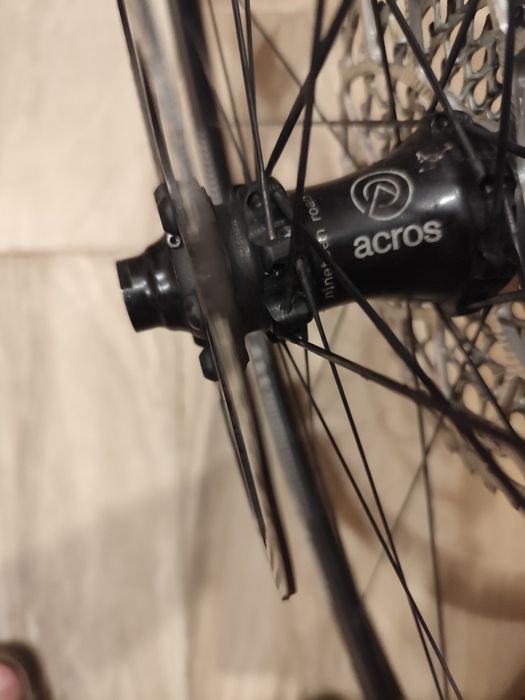 Quadro carbono estrada  rodas