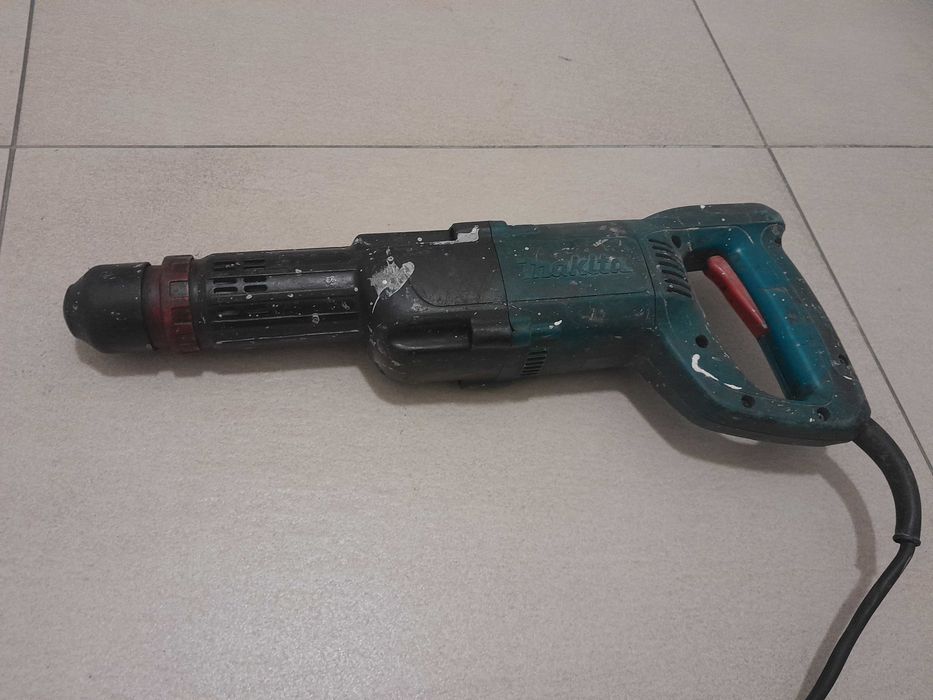 Młot udarowy Makita HK0500