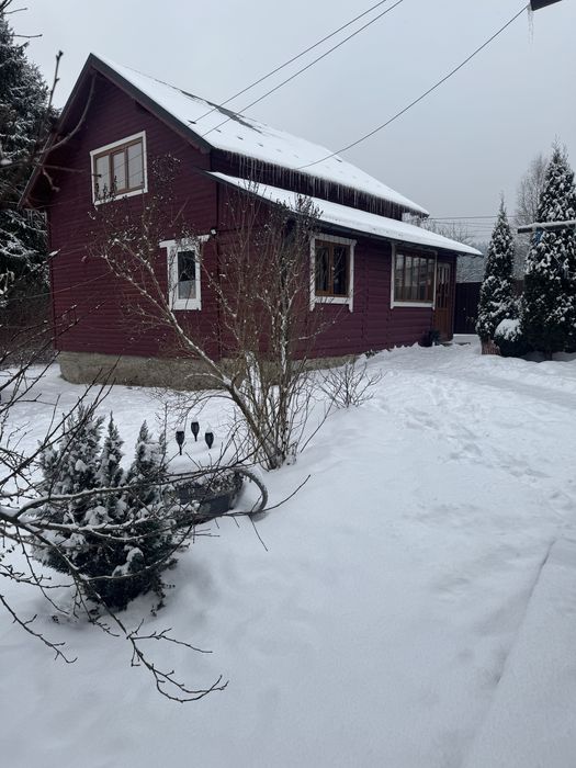 Будинок біля річки