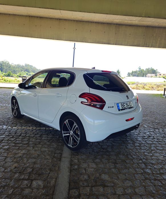 Peugeot 208 1.2 GT