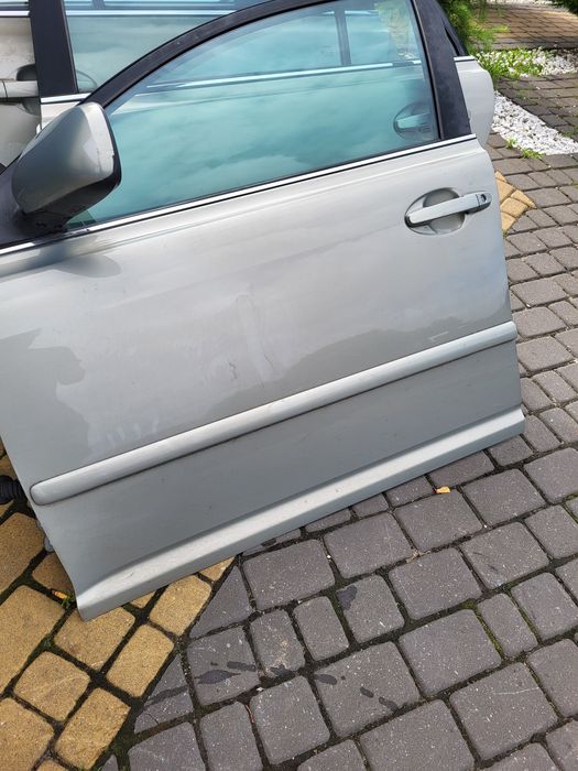 Drzwi przednie lewe toyota avensis t25 04r kombi lakier 6t1 kompletne