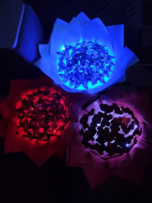 Подарунок дівчині/ букет з метеликів, сердечок