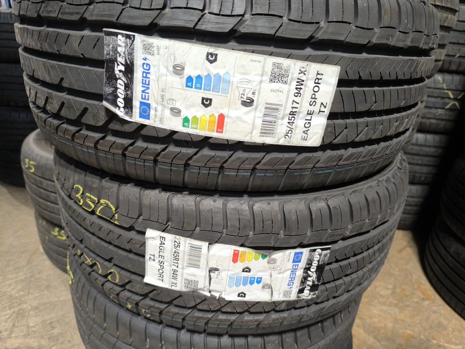 Opony Goodyear eagle Sport 225/45/17 para nowe