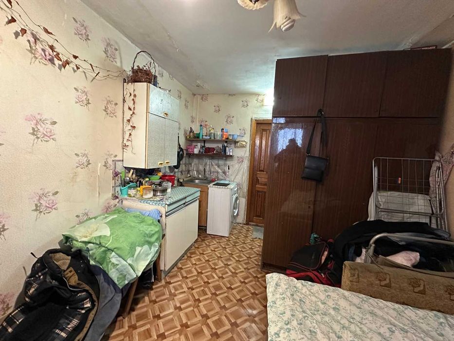 Продам 1 кімнатну гостинку 10 хвилин метро Індустріальна (Пролетарська