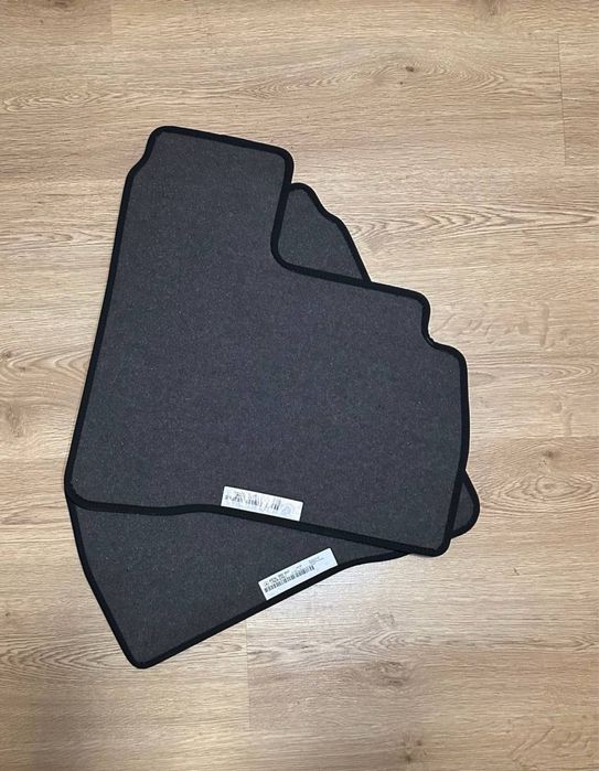 НОВІ Оригінальні килимки Mercedes-Benz