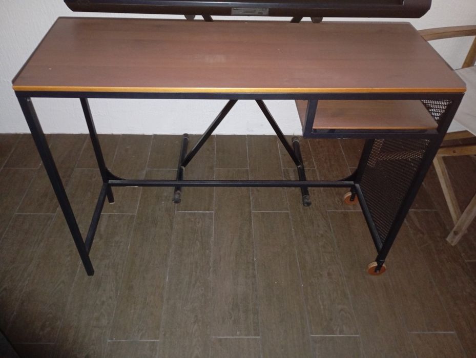 Secretaria como nova