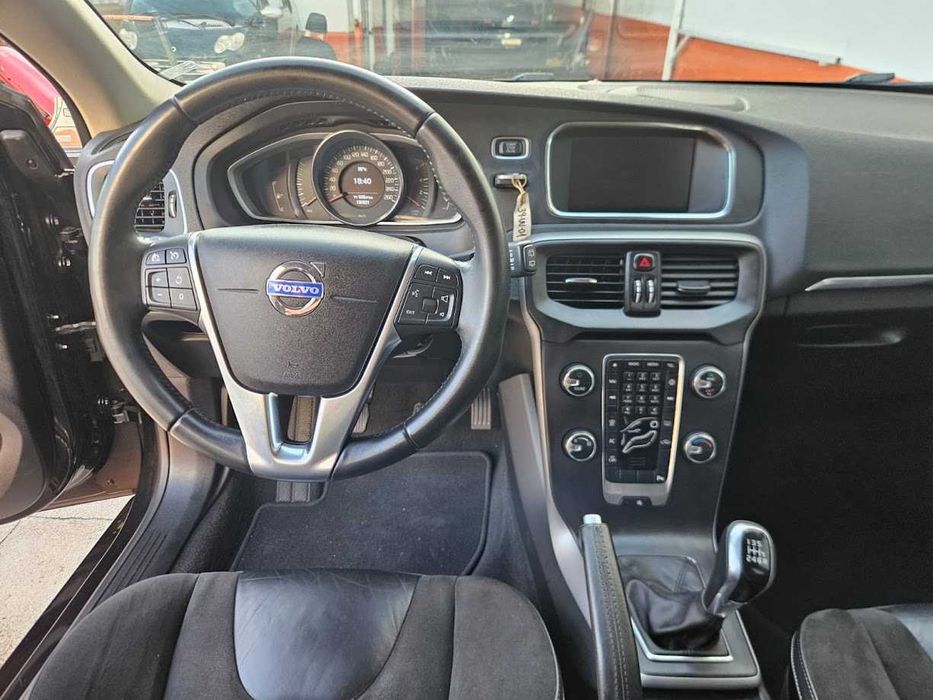 Volvo V40 Rdesign 2018
