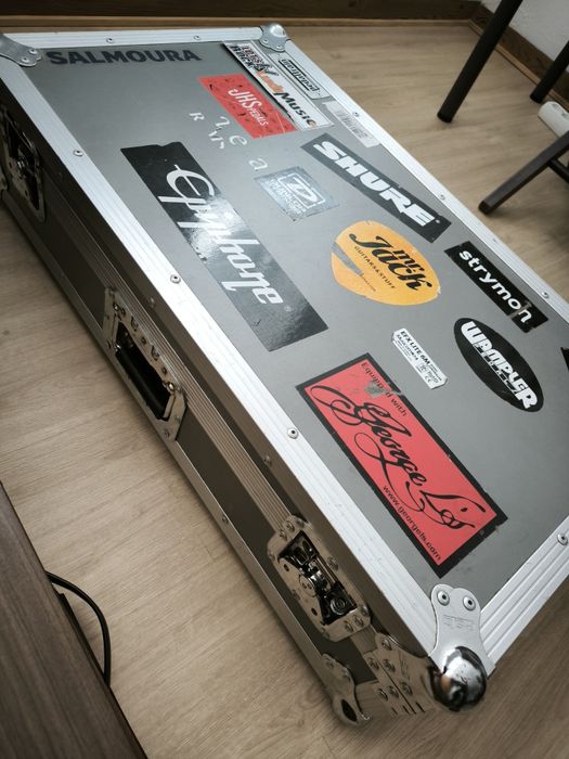 Vendo guitarra, amplificador, pedalboard