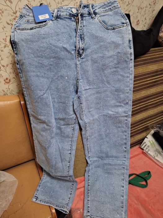 джинсы со стразами