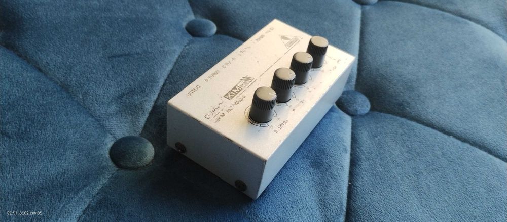 Mixer Behringer MicroMIX