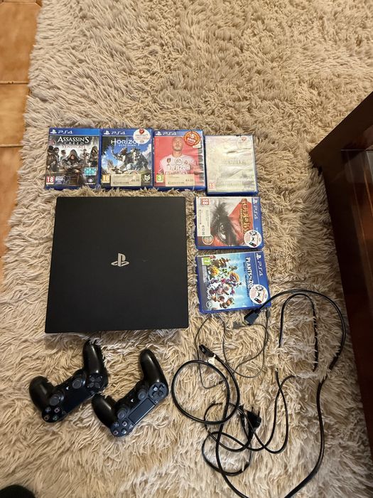 Console playstation 4 1TB / 2 comandos e 6 jogos