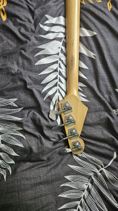 Gitara Basowa Jazz (po lutniku)