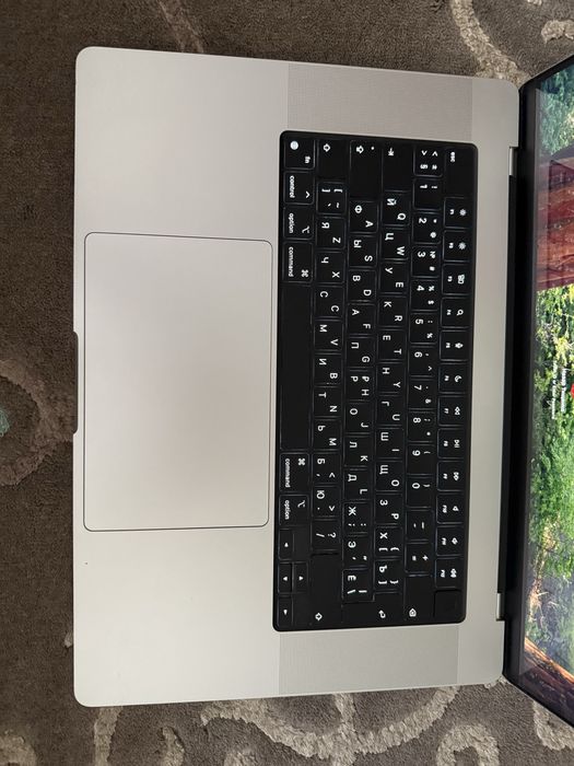 Macbook Pro 16 (M1 pro, 16 gb, 512 SSD)