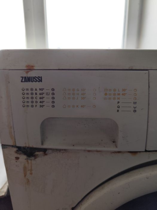 Пральна машинка zanussi
