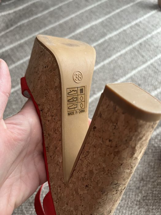 Wysokie buty na lato Nowe