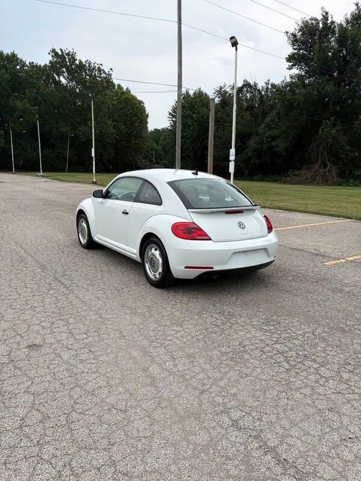 Volkswagen Beetle SE      2016