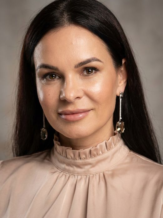 Гіпнотерапевт с душею та кваліфіковано.