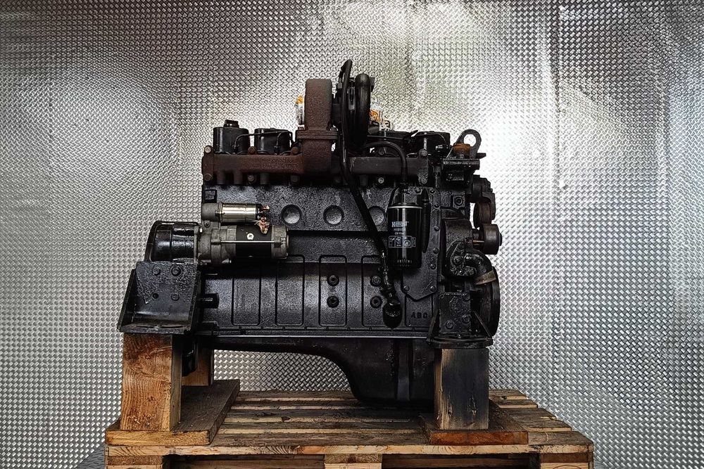 Silnik spalinowy - Case 6T-590