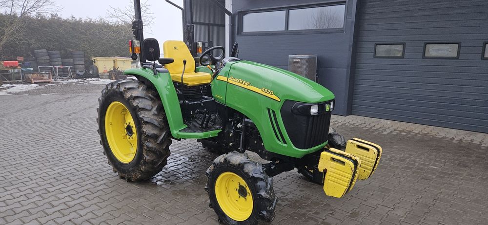 Ciągnik John Deere 4520