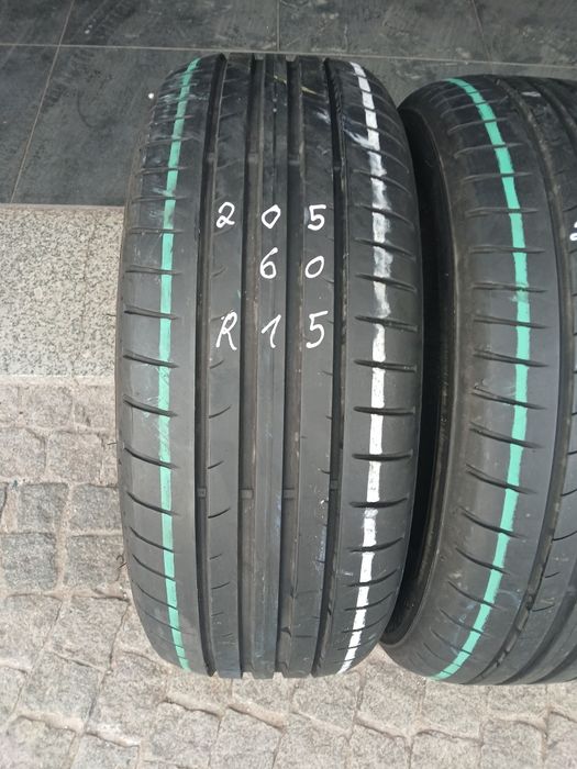 2 pneus 205 60 r15 Dunlop