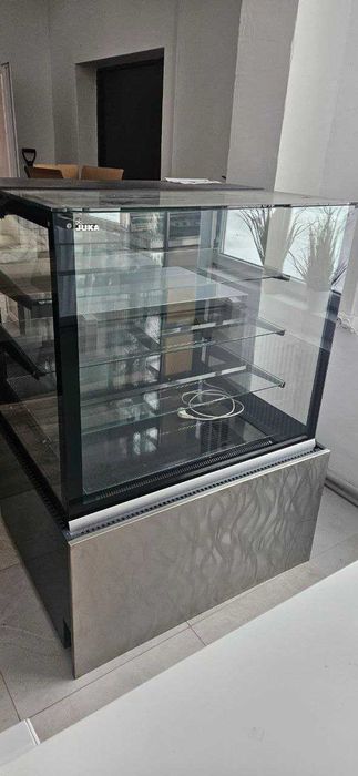 Кондитерська вітрина Juka VDL108A