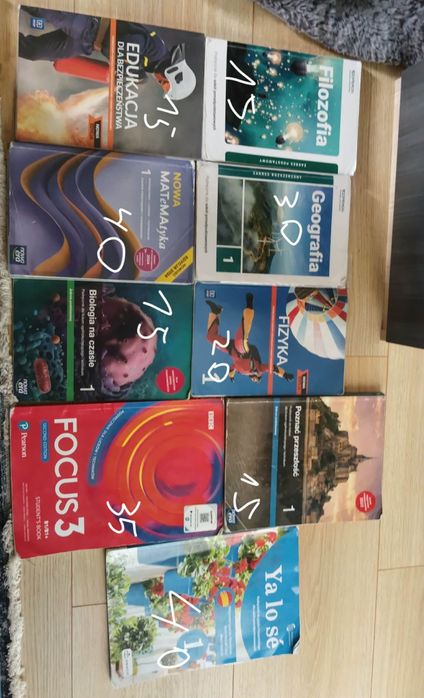 Sprzedam książki do liceum klasa 1