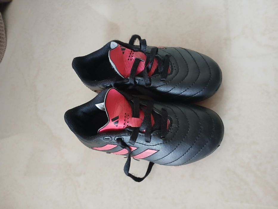 Chuteiras de criança: Adidas N°27