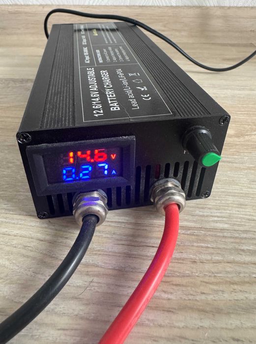 Зарядний пристрій (зарядка) для LiFePO4 750W 0-50A 14.6V