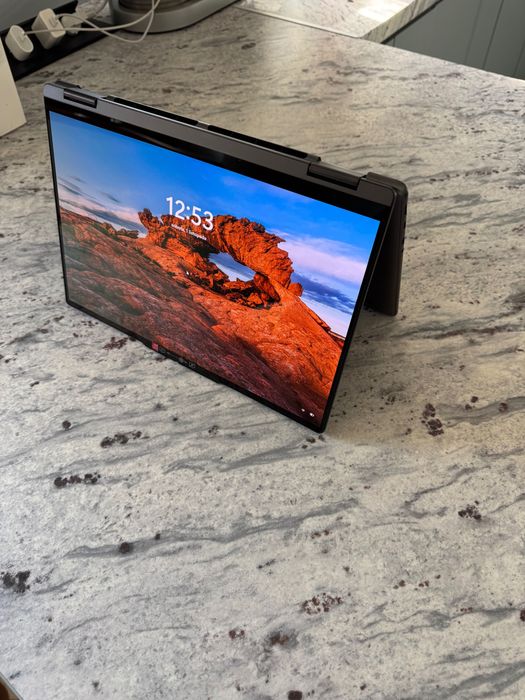 Laptop Lenovo Yoga 7 14ARP8