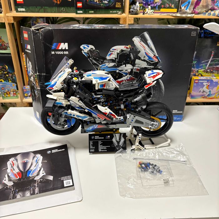 LEGO Technic BMW M 1000 RR 42130 оригінал