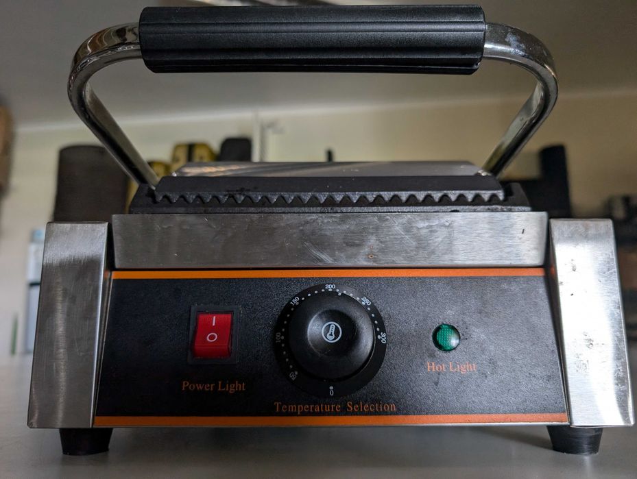 Grelhador de Contacto FY811