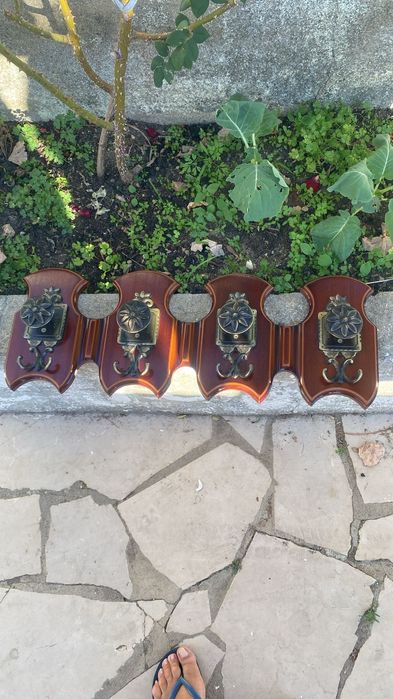 Dois bengaleiros parede