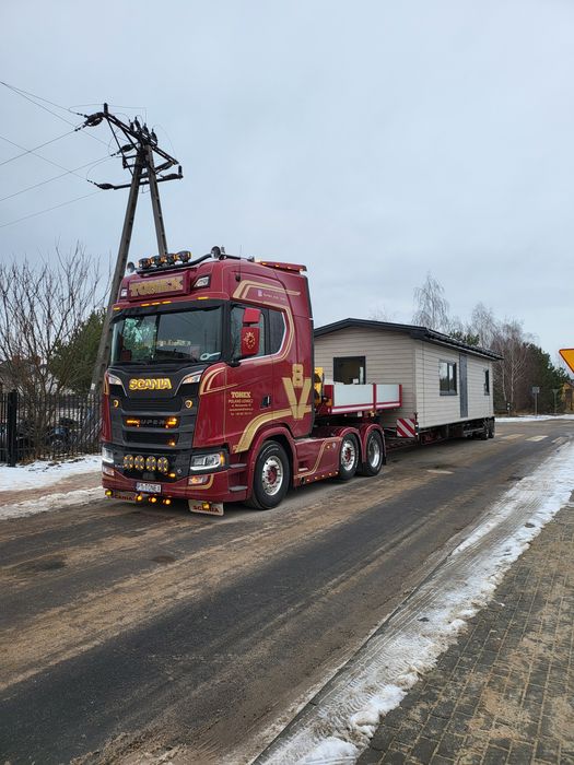 Transport kombajnów sieczkarni opryskiwaczy dźwigów harvester domków