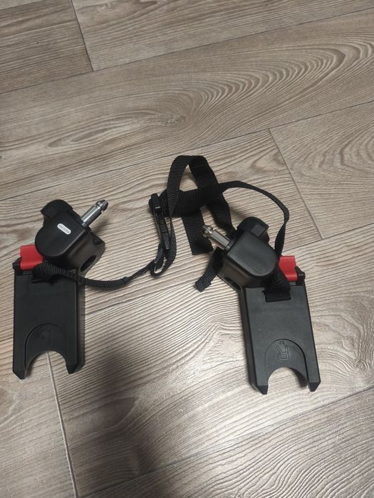 продам комплект адаптерів для колясок і автокрісел Babby  Jogger